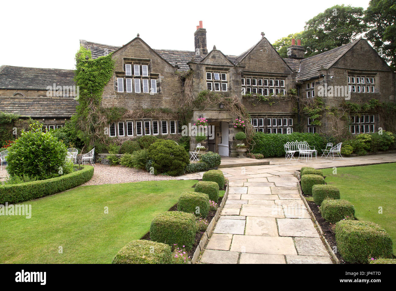 Fassade des Holdsworth House Hotel und Restaurant in Halifax, England. Der jakobinischen Manor hält ein vier-Sterne-Hotel. Stockfoto