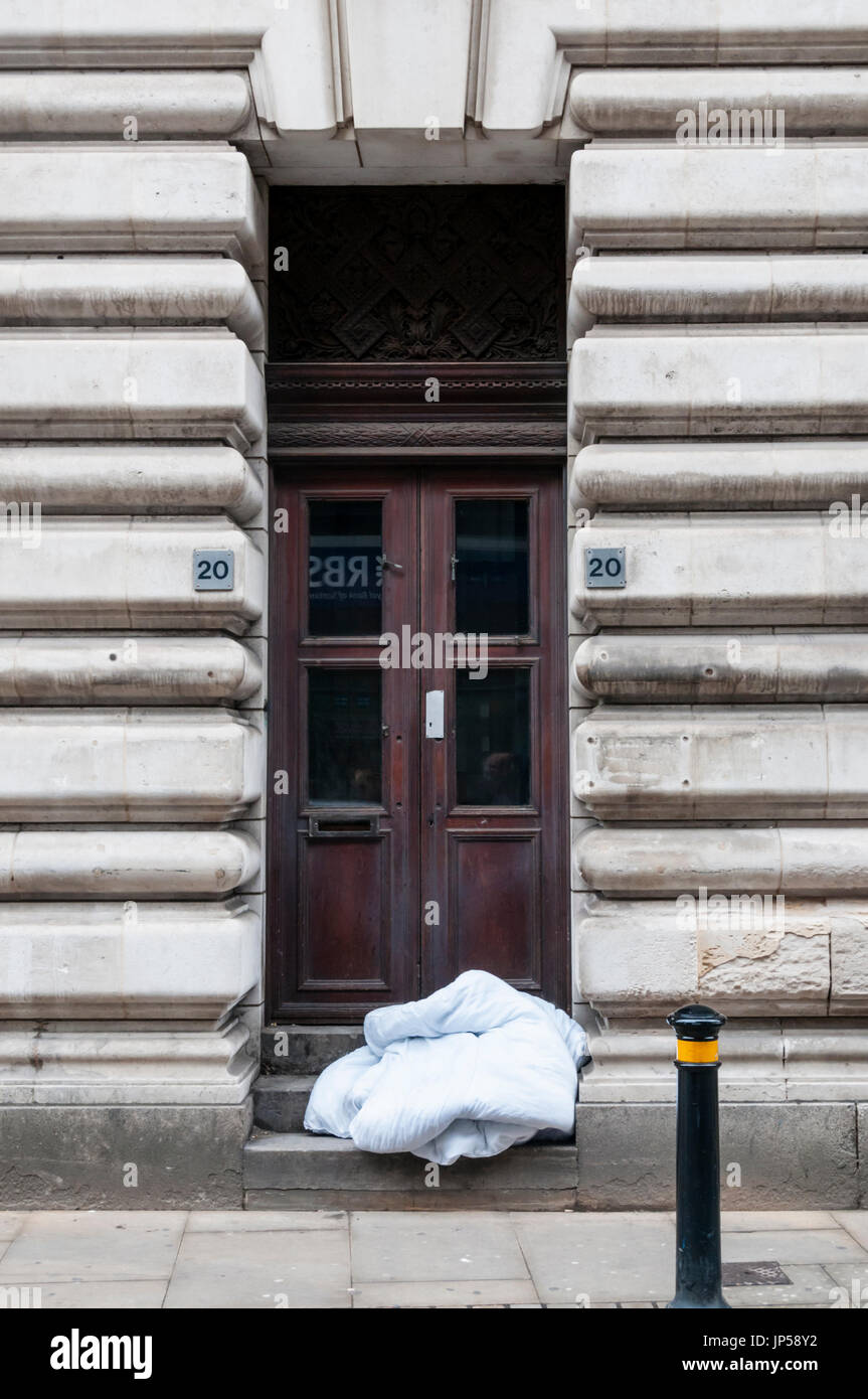 Raue, schlafen auf der Straße in Hull. Stockfoto