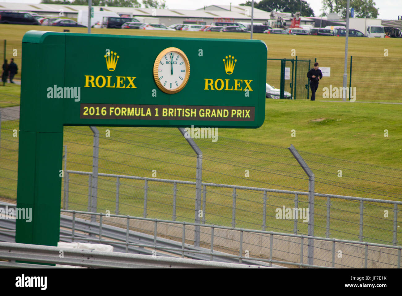 12:00 beginnen die Silverstone Boxengasse beim 2016 Formel 1 British Grand Prix Stockfoto