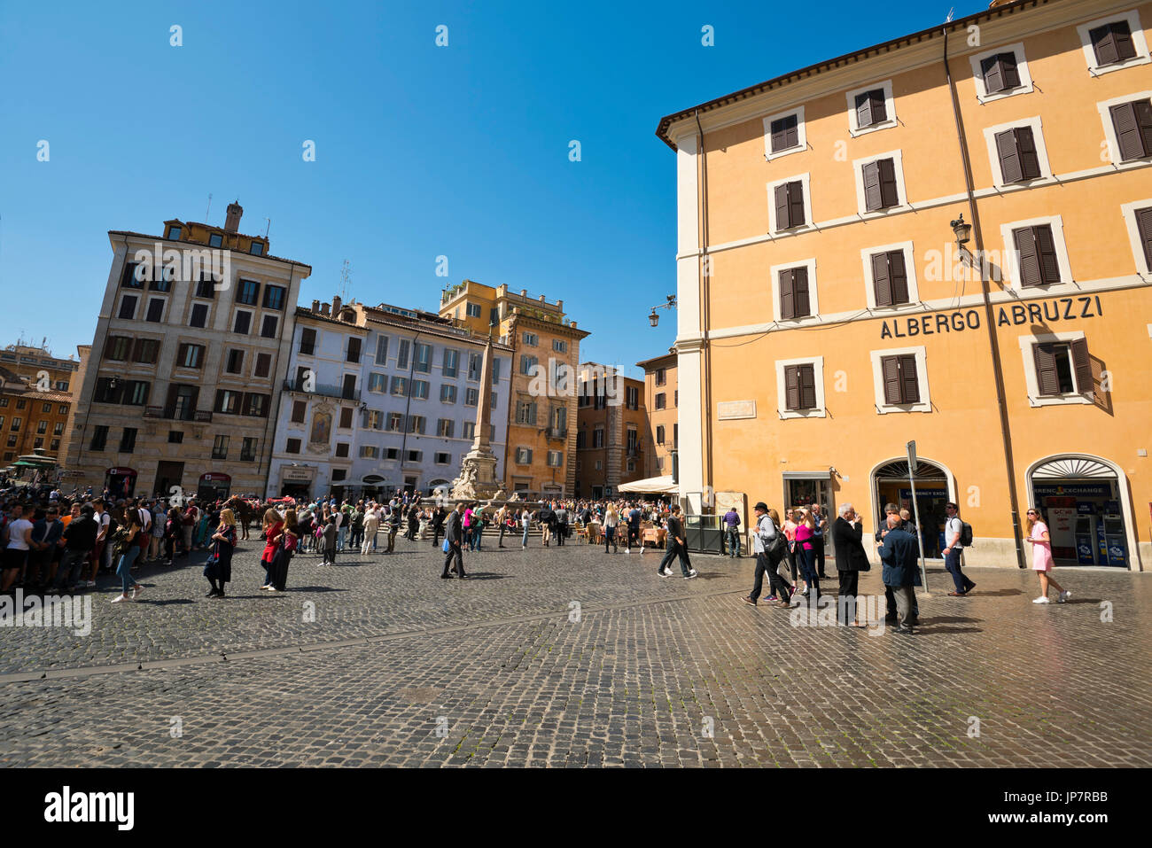 Horizontalen Blick auf die Piazza della Rotonda in Rom. Stockfoto
