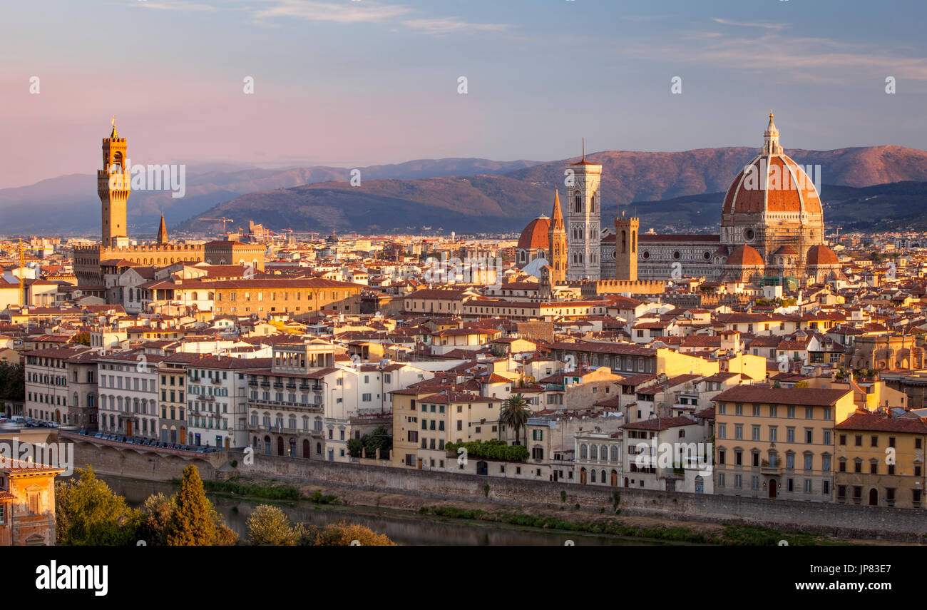 Der Dom - Santa Marie del Fiore, der Palazzo Vecchio und der Stadt Florenz, Toskana, Italien Stockfoto