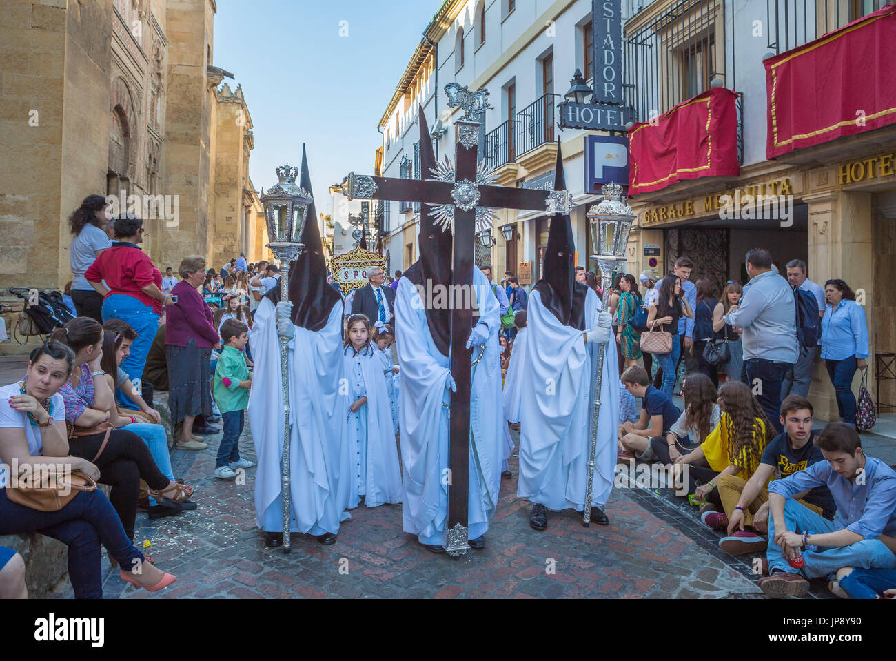 Spanien, Andalusien, Cordoba City, Gründonnerstag Parade, Büßer, Stockfoto