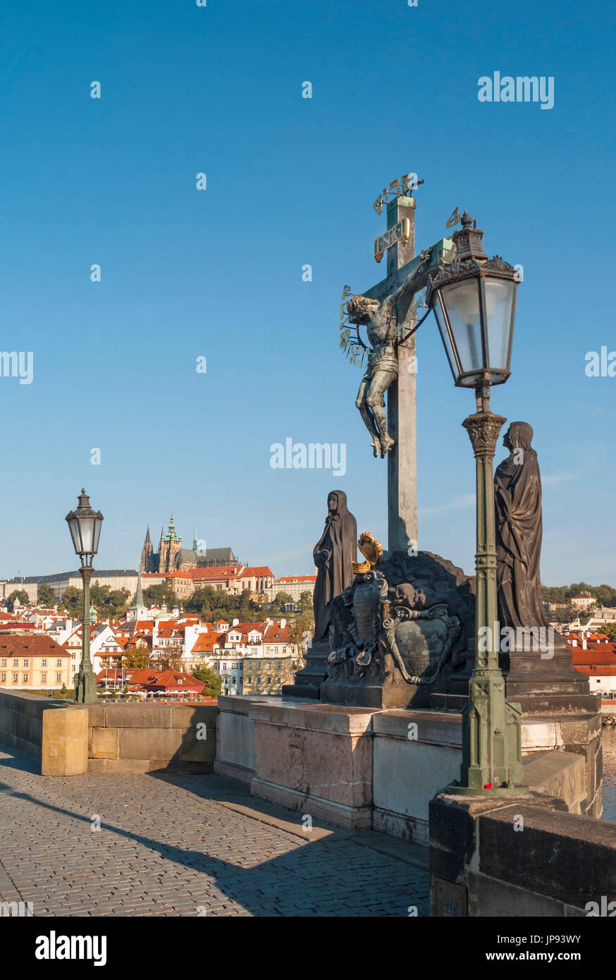 17. Jahrhundert Kreuzigung, Charles IV Bridge, Prag Stockfoto
