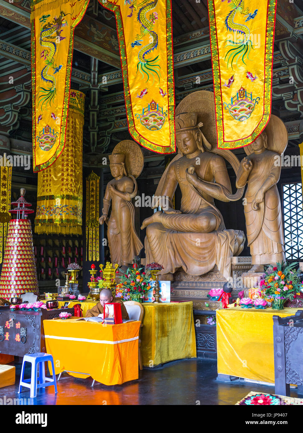 Buddha Altar, Ling Yan Tempel, Yungang Grotten, Datong, China Stockfoto