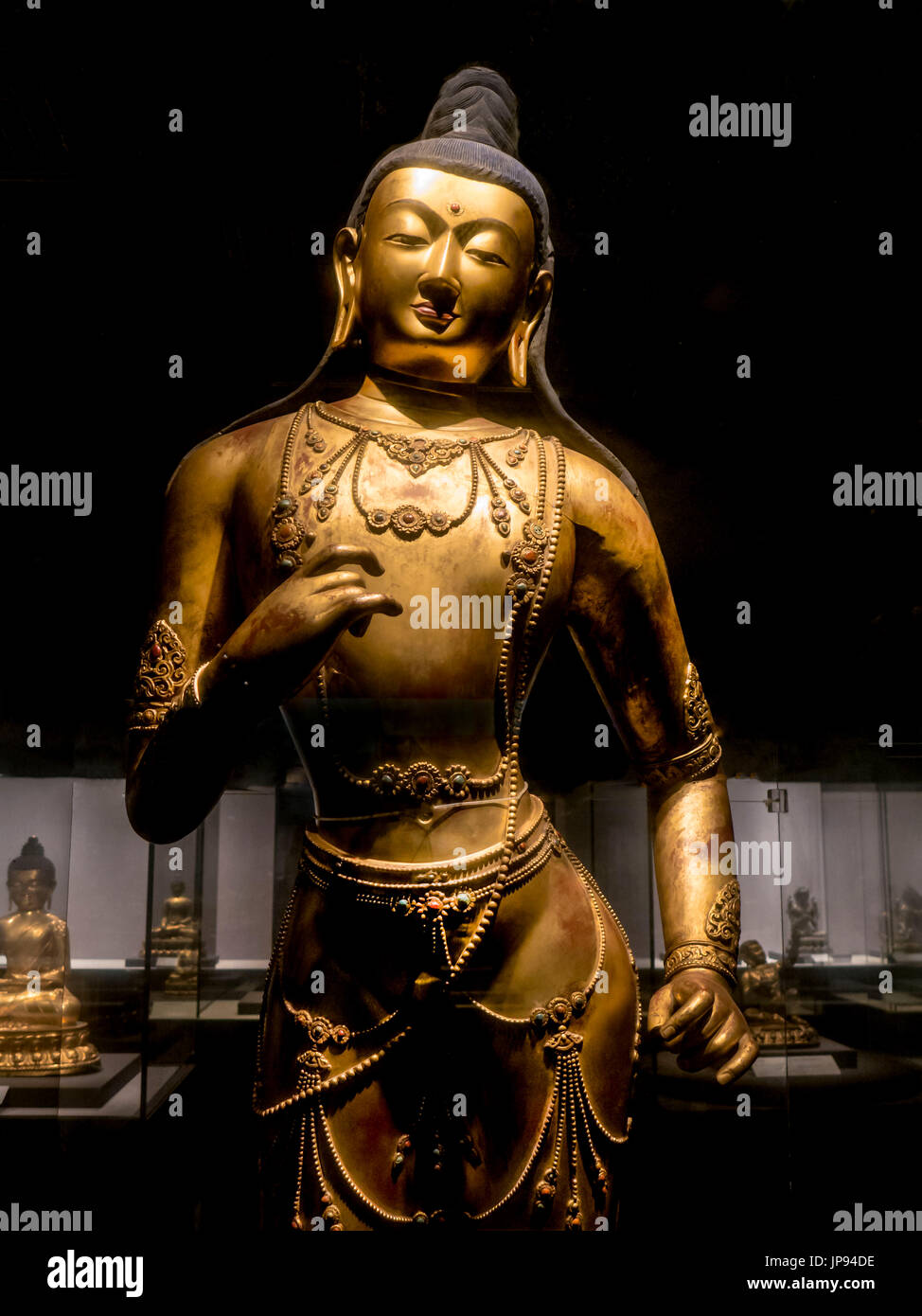 Goldenen Lack stehende Figur des Bodhisattva, Qing Dynastie (1644-1911 n. Chr.) The Capital Museum, Peking, China Stockfoto