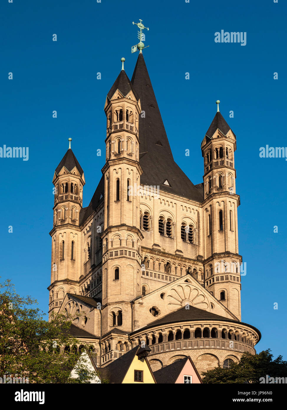 Große romanische Kirche St. Martin, Köln Stockfoto