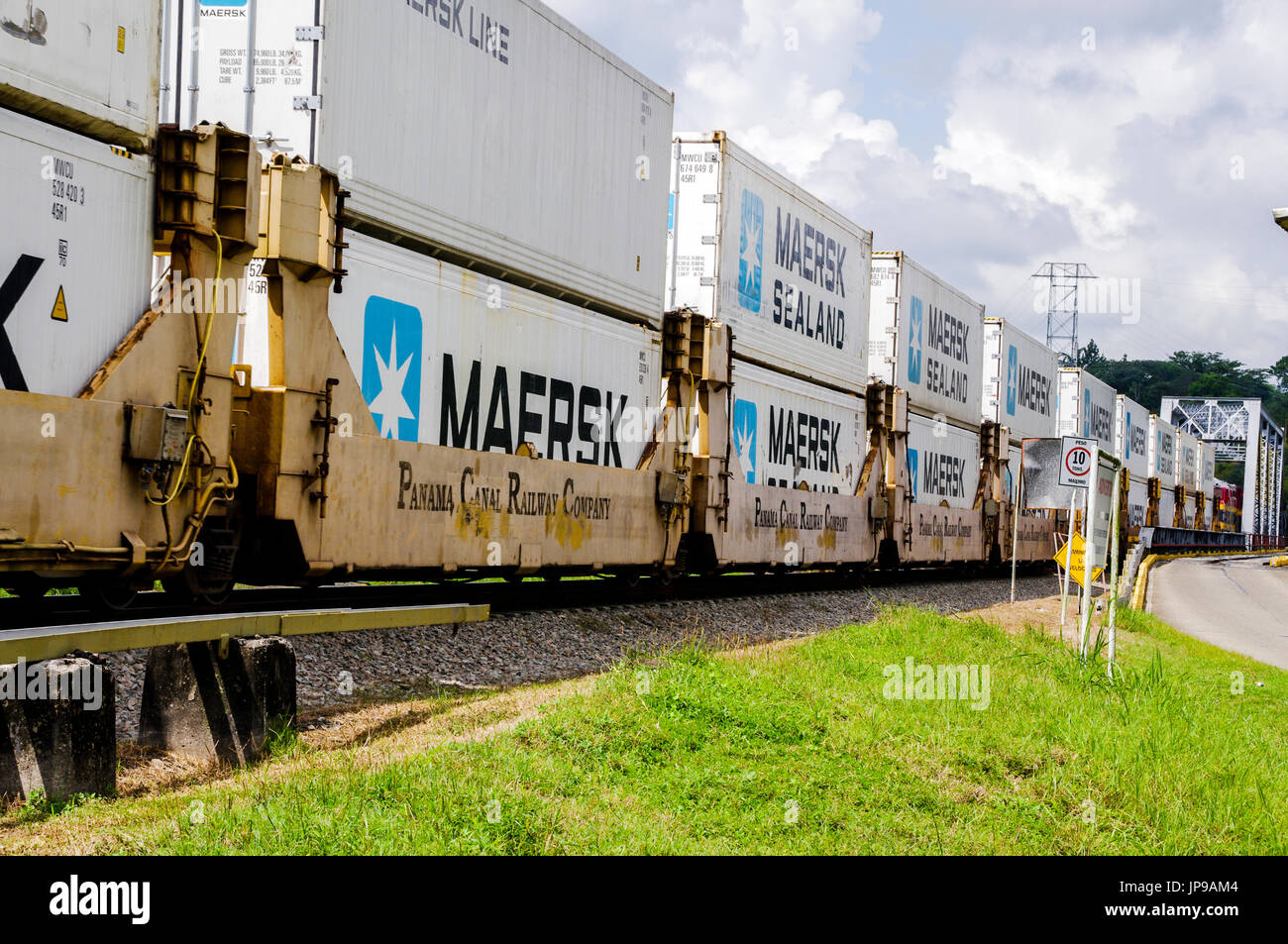 Panama Canal Railway Container Zug bewegte Ladung von Panama City nach Colon Stockfoto