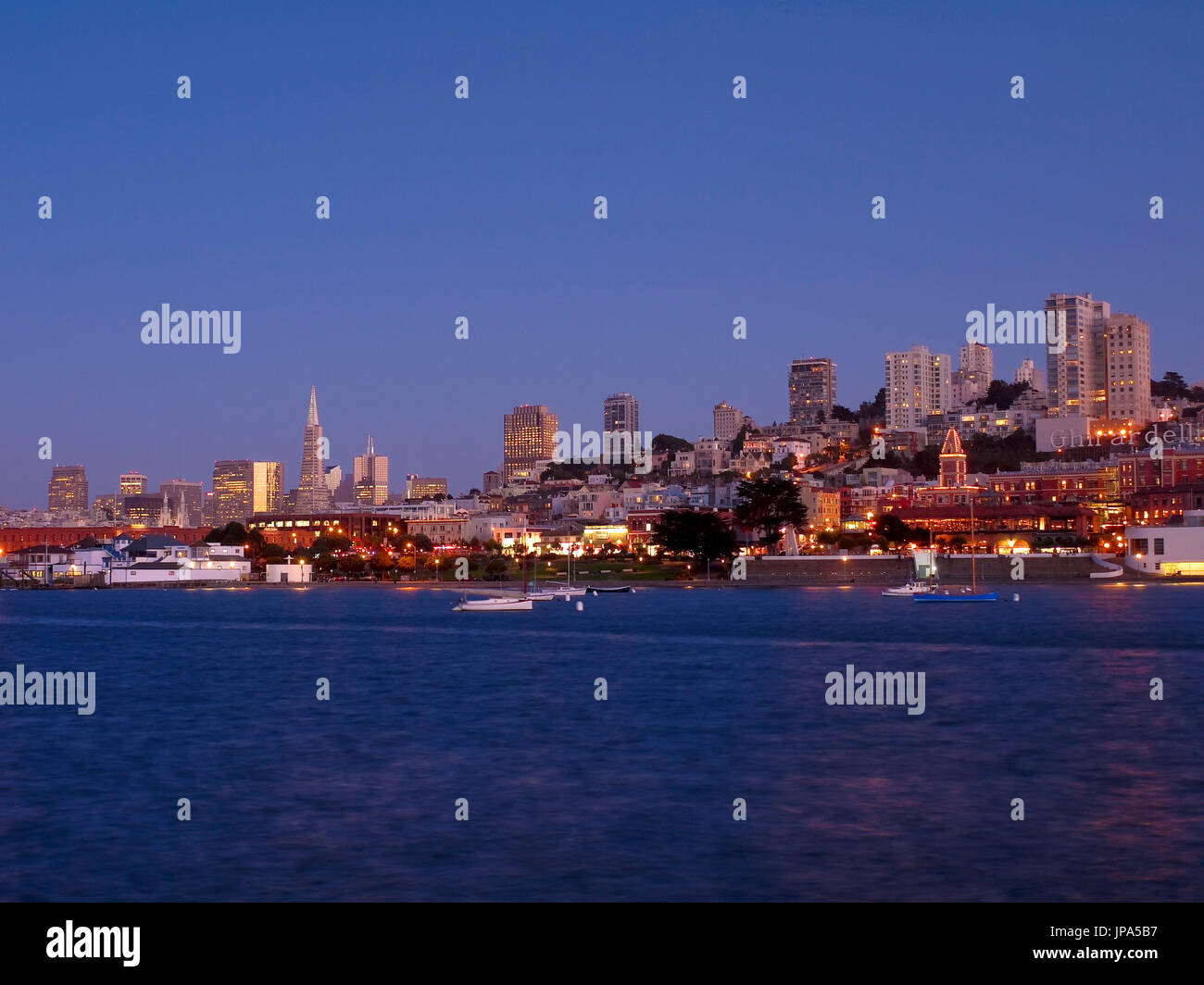 San Francisco an der Dämmerung, Kalifornien, USA Stockfoto
