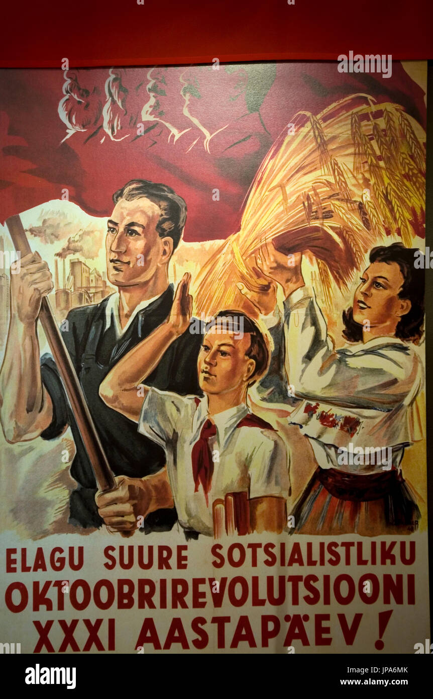 Sowjet-Ära sozialen Realismus Plakat, Linnamuuseum, aka Tallinn City Museum, Vene 17, Tallinn, Estland Stockfoto