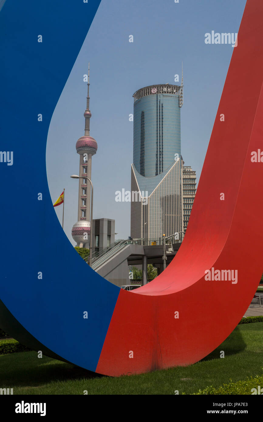 China, Shanghai City Skyline von Pudong District, Oriental Pearl TV Tower Stockfoto