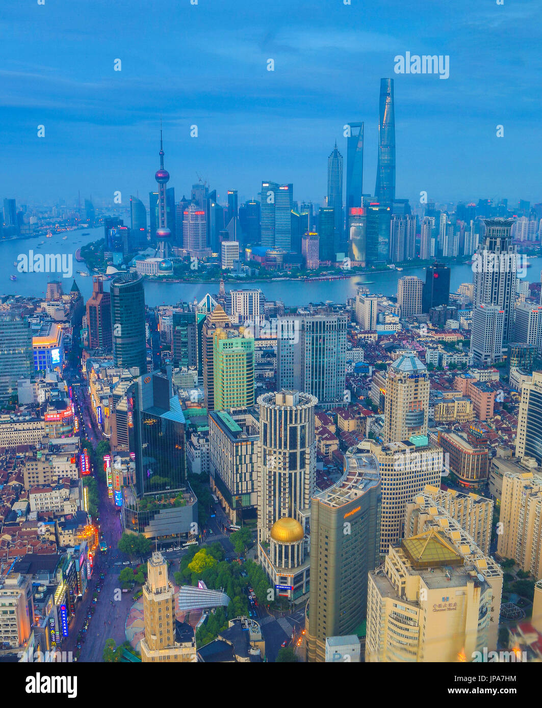 China, Shanghai City, The Bund und Pudong Bezirk Skyline, Huangpu-Fluss Stockfoto