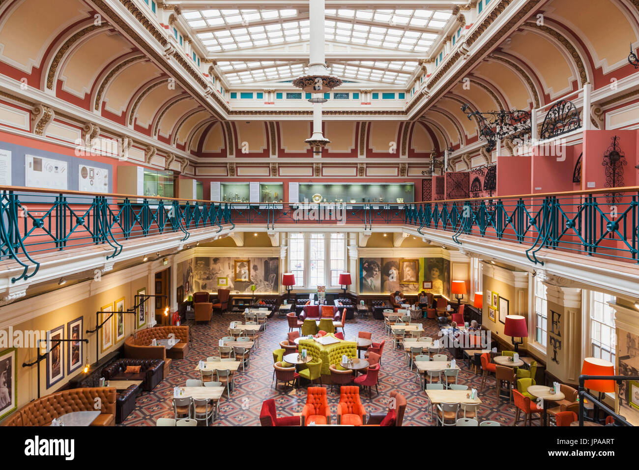 England, West Midlands, Birmingham, Birmingham Museum and Art Gallery, die Edwardian Teestube Stockfoto