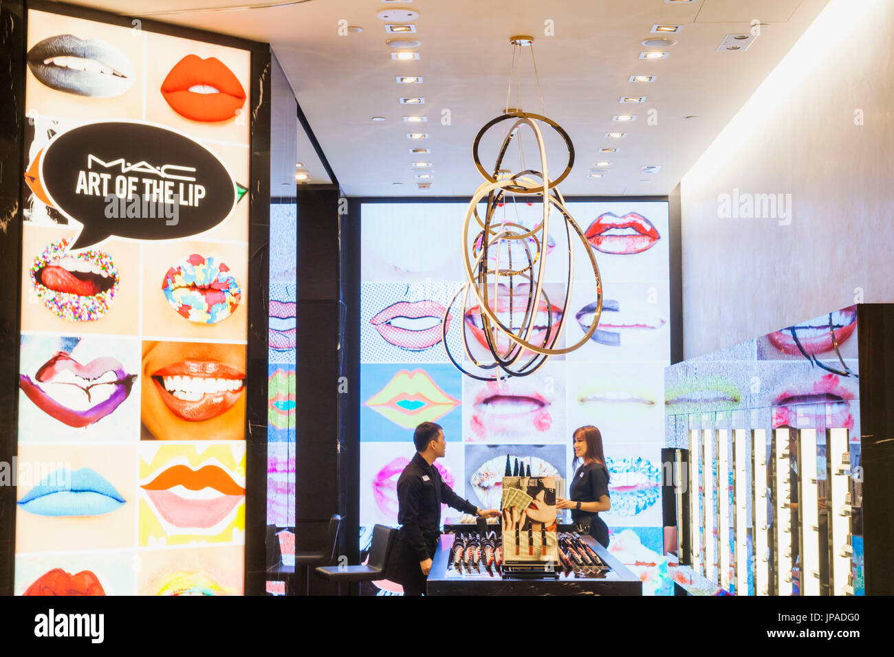 China, Hongkong, Central, IFC Shopping Mall, MAC Lippenstift Store Stockfoto