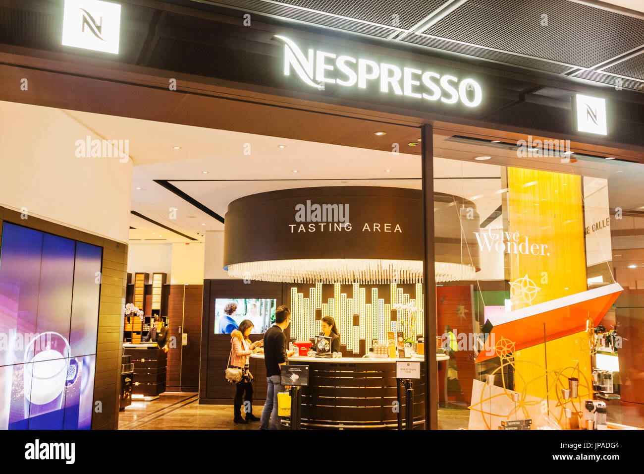 China, Hongkong, Central, IFC Shopping Mall, Nespresso Store Stockfoto