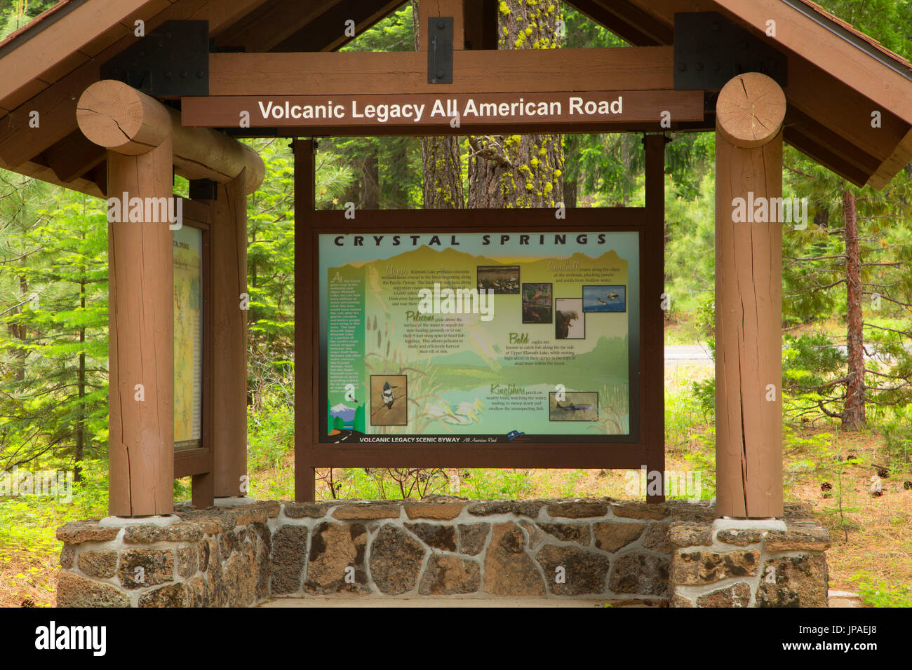 Interpretierende Kiosk Crystal Spring, vulkanischen Erbe Scenic Byway, Winema National Forest, Oregon Stockfoto