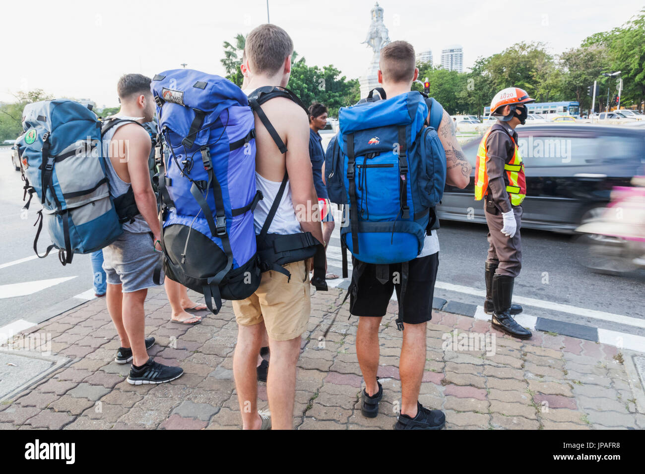Thailand rucksacktouristen -Fotos und -Bildmaterial in hoher Auflösung –  Alamy