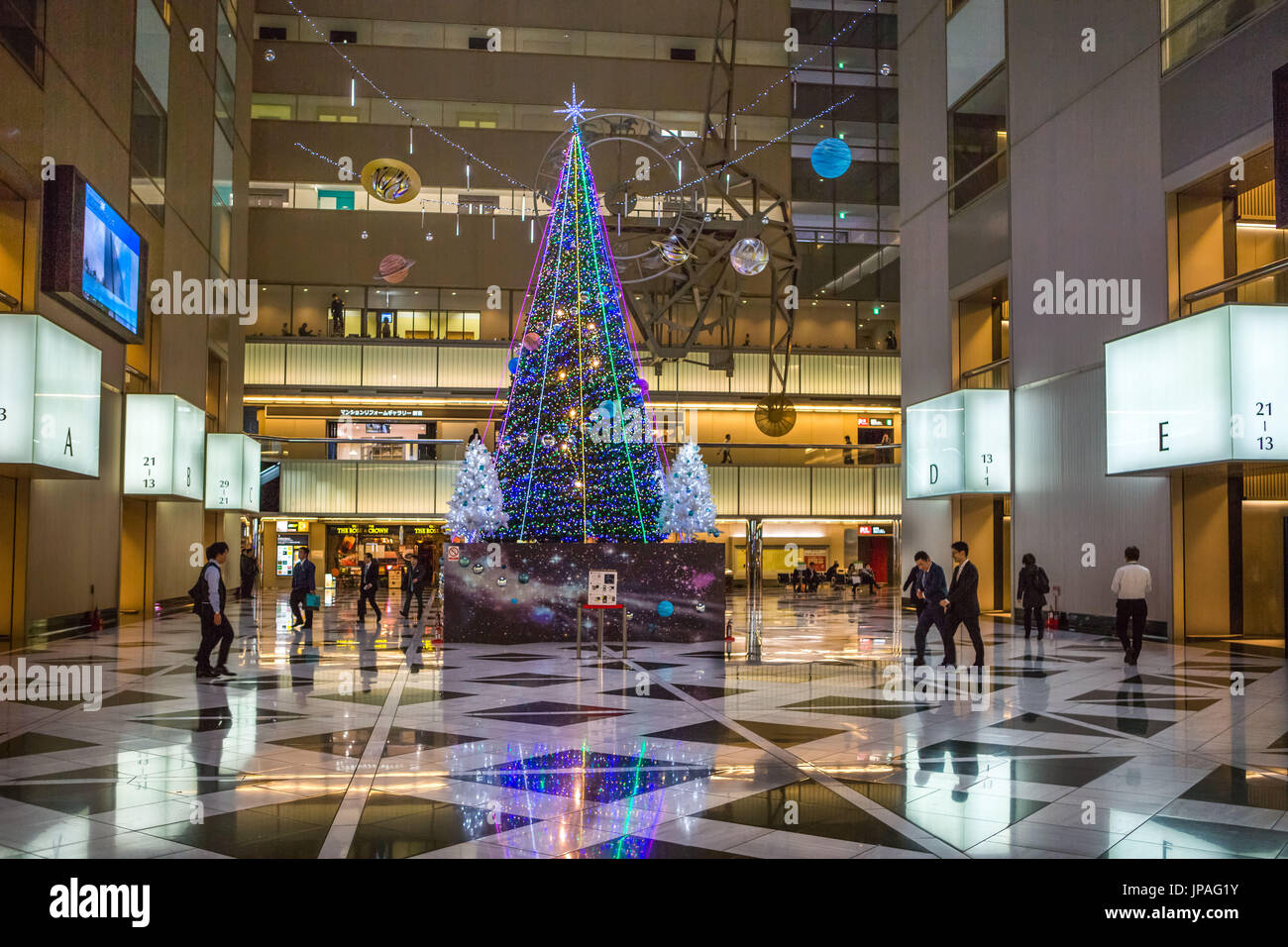 Japan, Tokyo City Bezirk Shinjuku, NS BuildingHall, Weihnachtsbaum Stockfoto