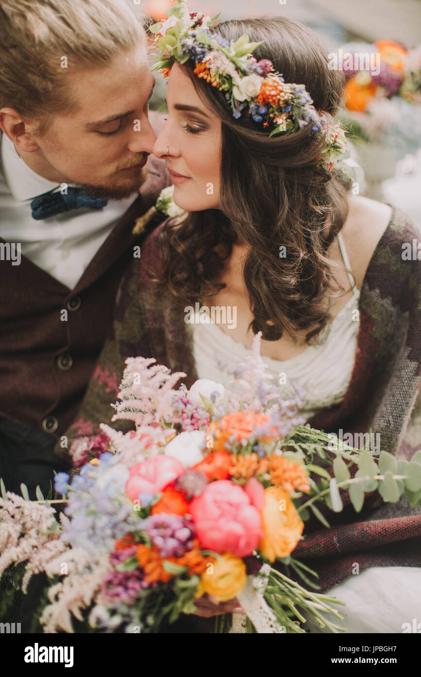 Braut und Bräutigam auf alternative Hochzeit, Porträt Stockfoto