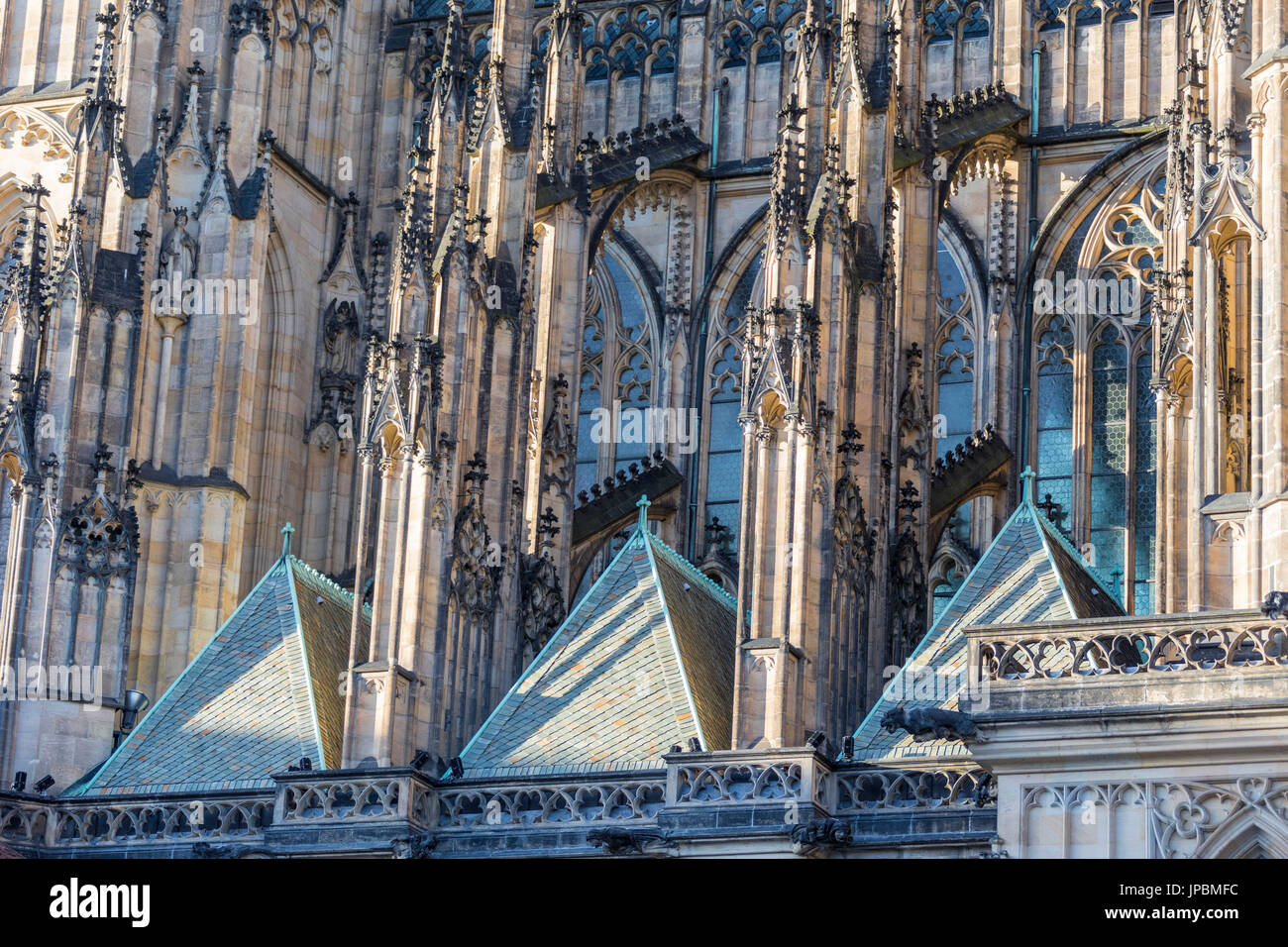 Details zu den Marmor Türme der gotischen Kathedrale von Saint Vitus alten Stadt Square Prag Tschechische Republik Europa Stockfoto