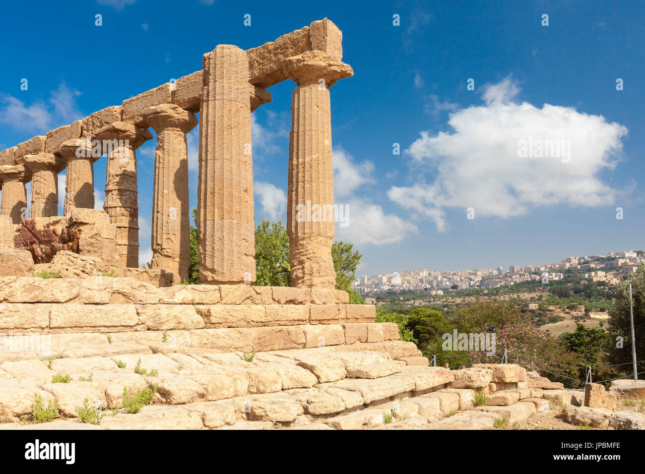 Der Tempel der Juno ein griechischer Tempel der antiken Stadt Akragas befindet sich im Valle dei Templi Agrigento Sizilien Italien Europa Stockfoto