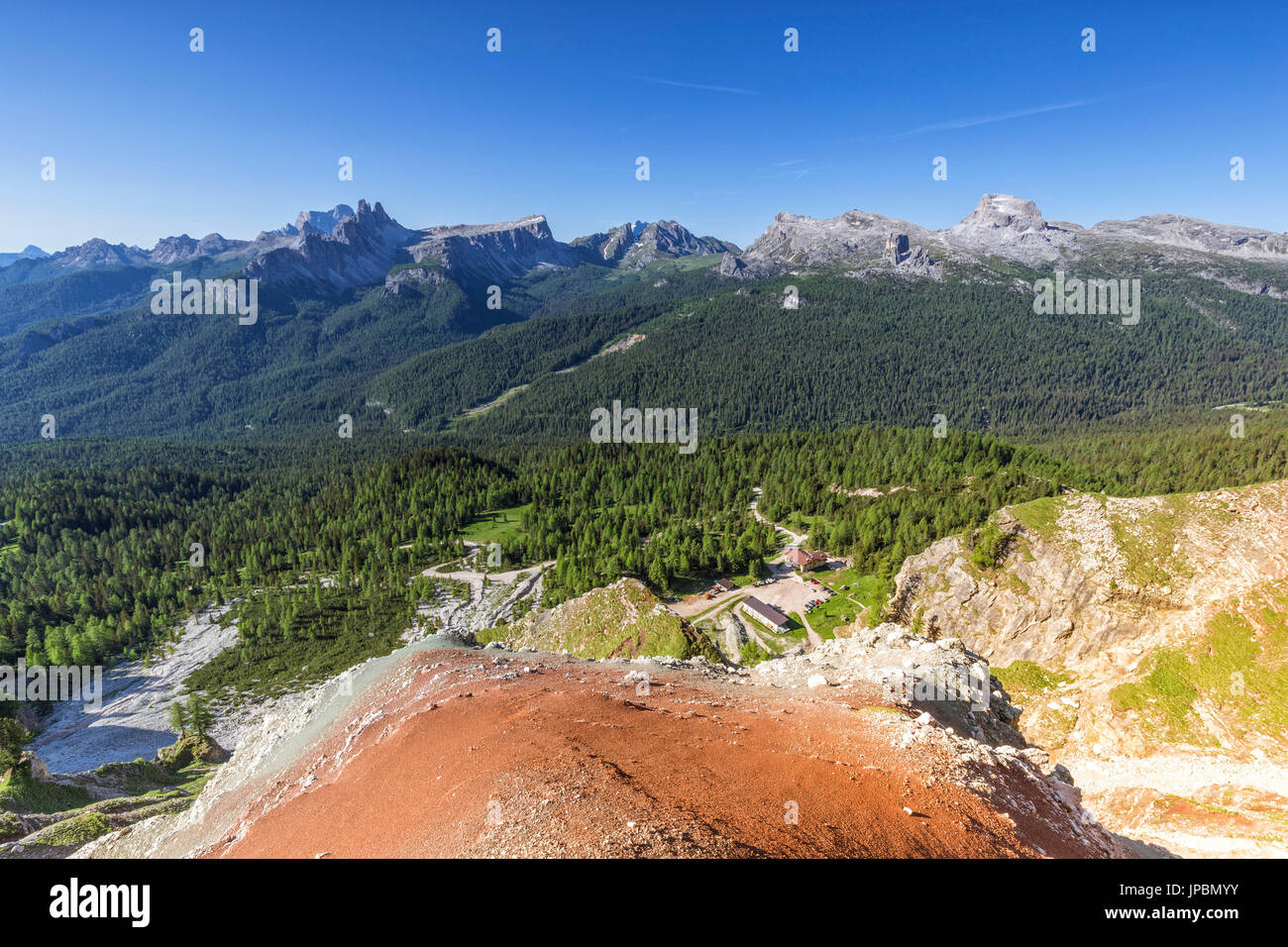 Tolle Aussicht auf die Ampezzaner Dolomiten vom Klettersteig Astaldi, Tofana Gruppe; Cortina d ' Ampezzo, Belluno District, Veneto, Italien, Europa Stockfoto