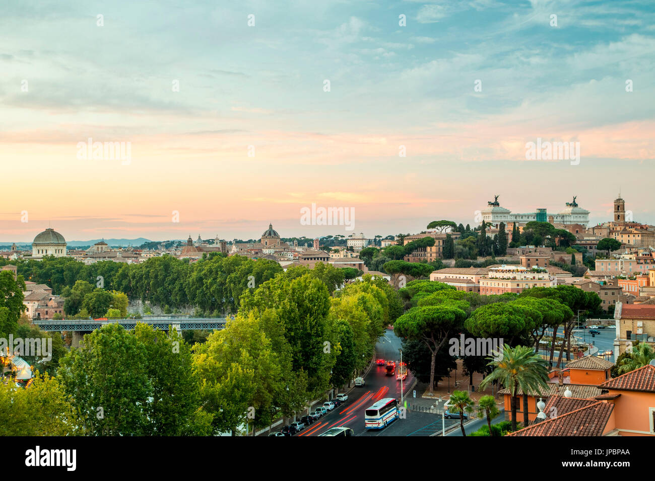 Europa, Italien, Latium, Rom. Sonnenuntergang auf Rom Stockfoto