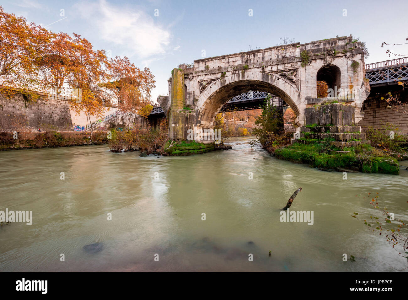 Europa, Italien, Latium, Rom. Ponte Rotto aus Tiberinsel Stockfoto