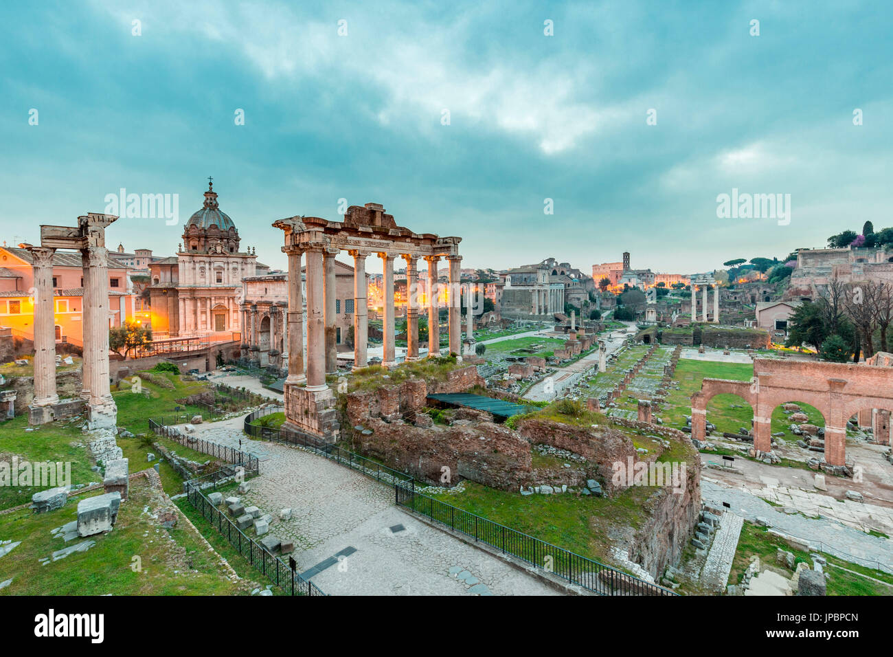 Europa, Italien, Latium, Rom. Sonnenaufgang am Forum Romanum Stockfoto