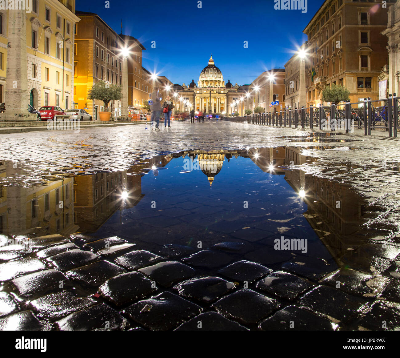 Europa, Italien, Latium, Rom. Kuppel des Petersdom Stockfoto