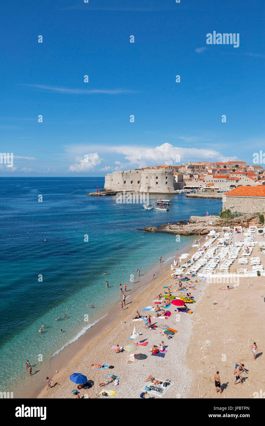 Ein Strand in Dubrovnik (Dubrovnik, Dubrovnik-Neretva County, Region Dalmatien, Kroatien, Europa) Stockfoto