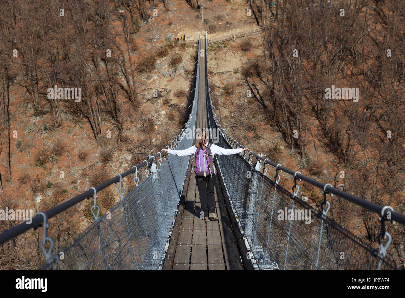 Tibetanische Brücke Carasc in Val Sementina, Tessin, Schweiz Stockfoto