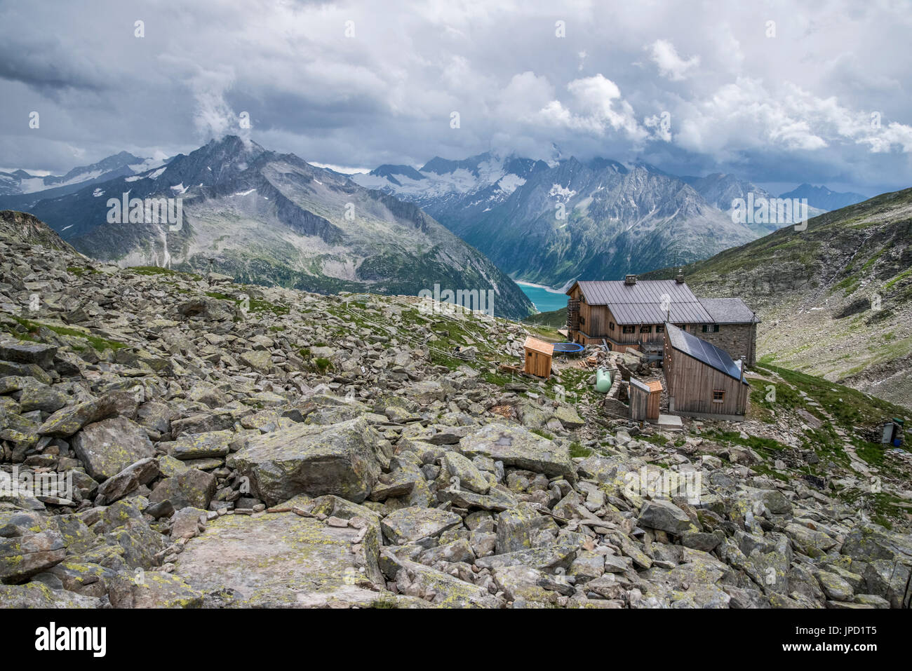 Bergwelt auf der Olperer Runde Tour und Peter Habeler Weg in der Zillertaler Alpen in Österreich gesehen hier in der Hütte Friesenbergquartier Haus Stockfoto