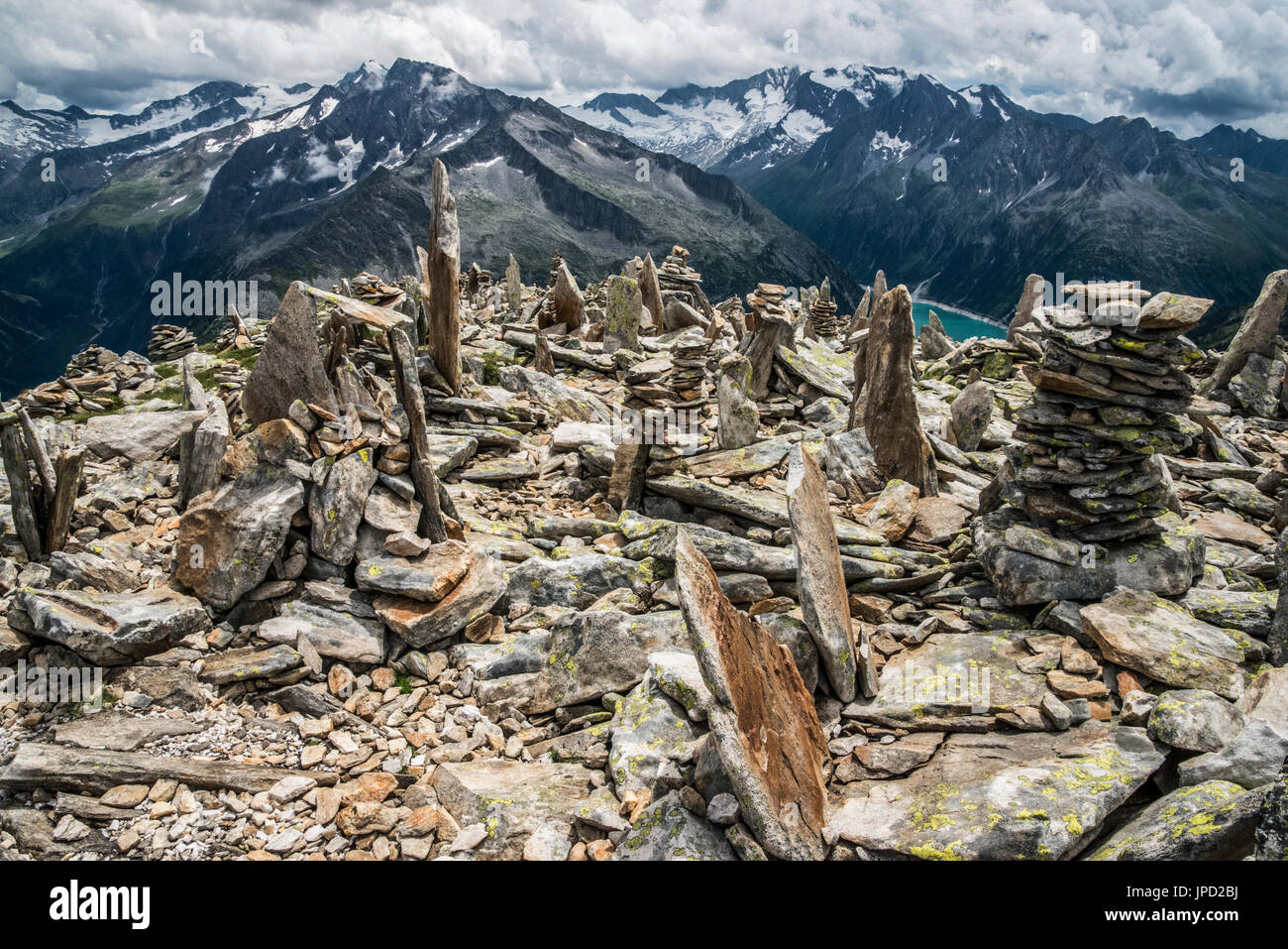 Bergwelt auf der Olperer Runde Tour und Peter Habeler Weg in die Zillertaler Alpen von Österreich hier auf dem Gipfel des Peterskopfl zu sehen. Stockfoto