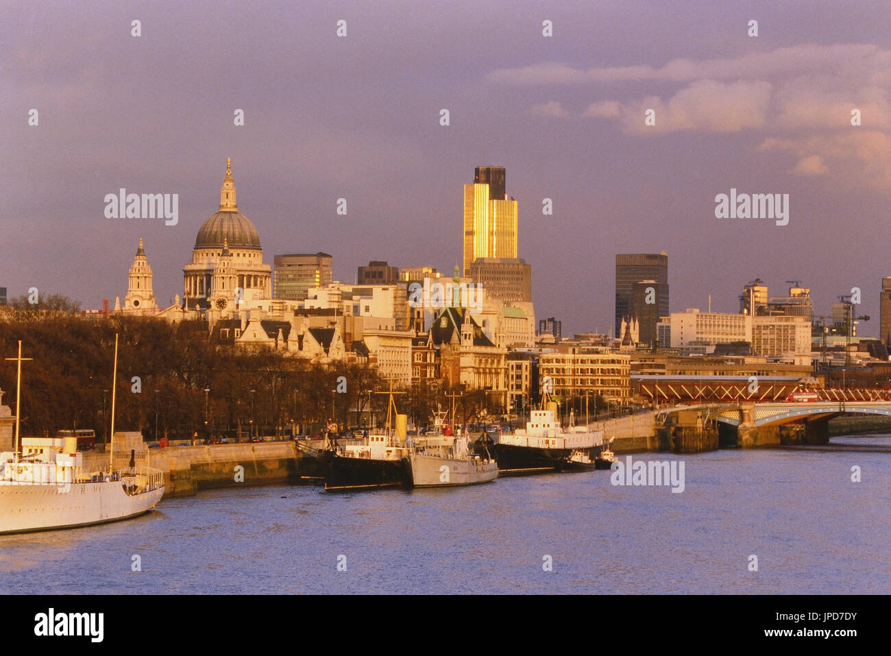 St Paul's Cathedral und die City von London, England, UK, ca. 1980 Stockfoto