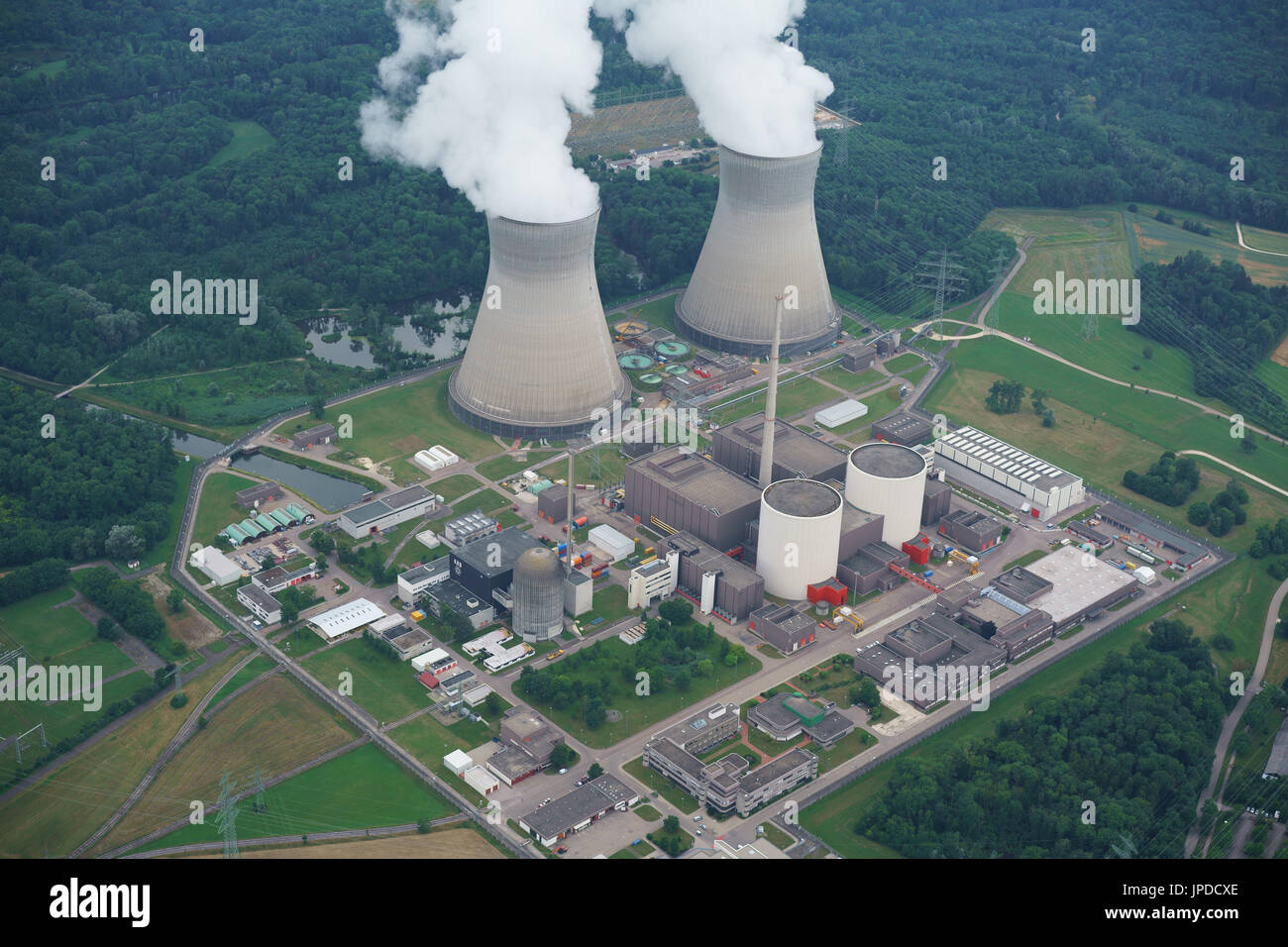LUFTAUFNAHME. Kernkraftwerk Gundremmingen. Landkreis Günzburg, Bayern, Deutschland. Stockfoto