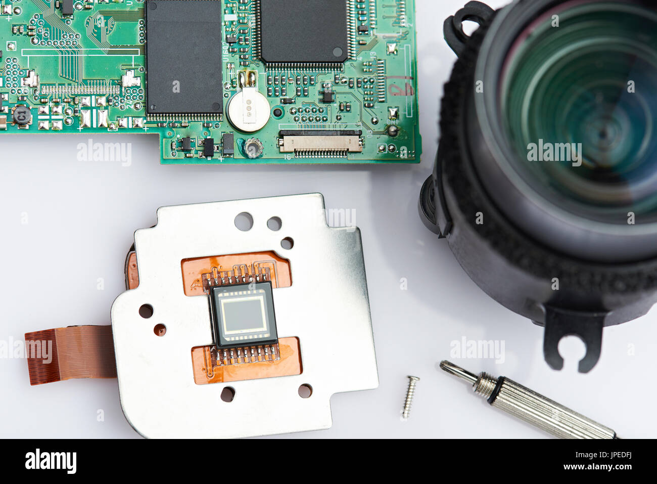 Foto Kamera digitale Komponenten isoliert auf weißem Hintergrundansicht von oben Stockfoto