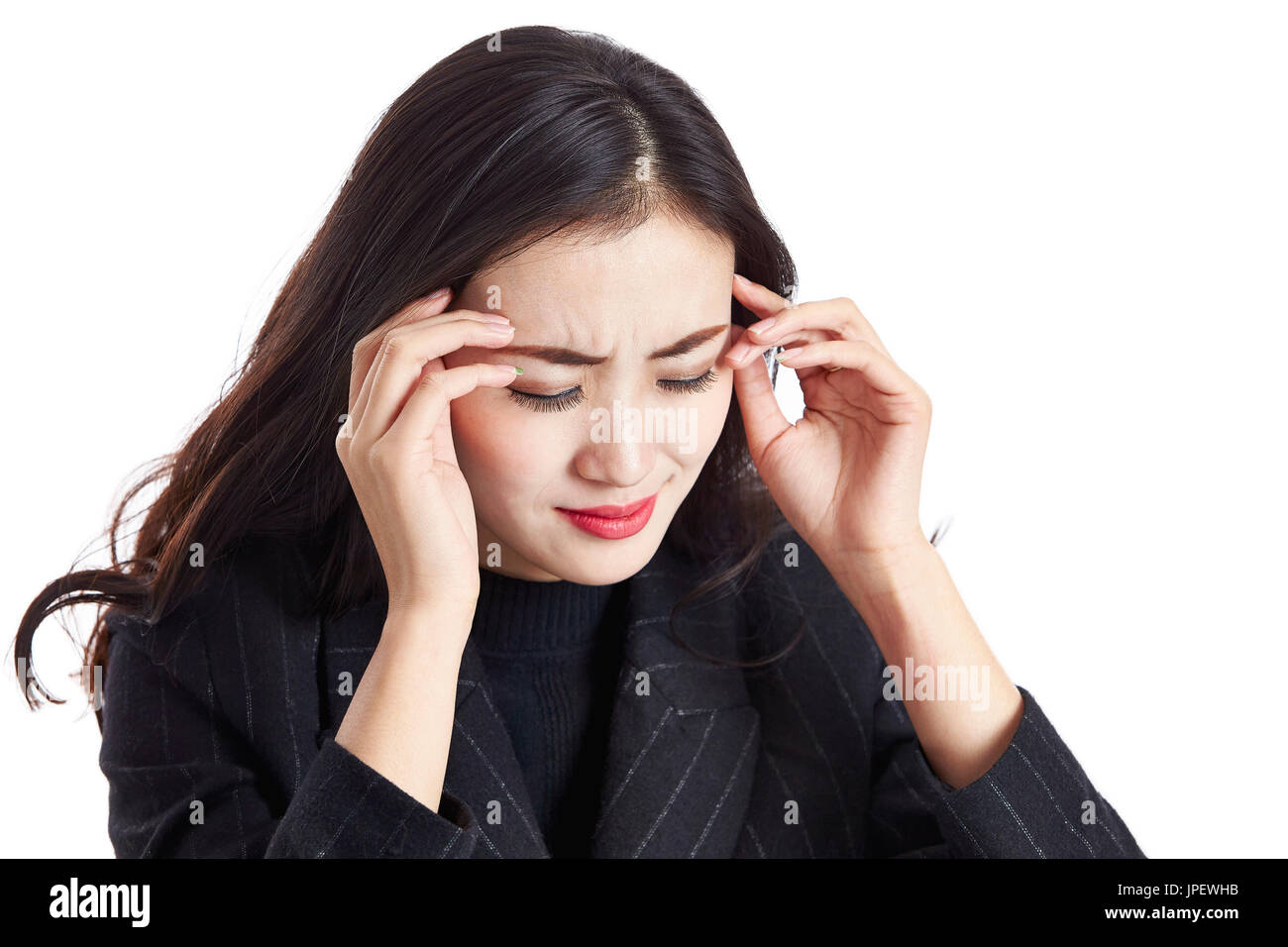 junge asiatische Geschäftsfrau in Abendgarderobe müde erschöpft haben Kopfschmerzen, isoliert auf weißem Hintergrund. Stockfoto