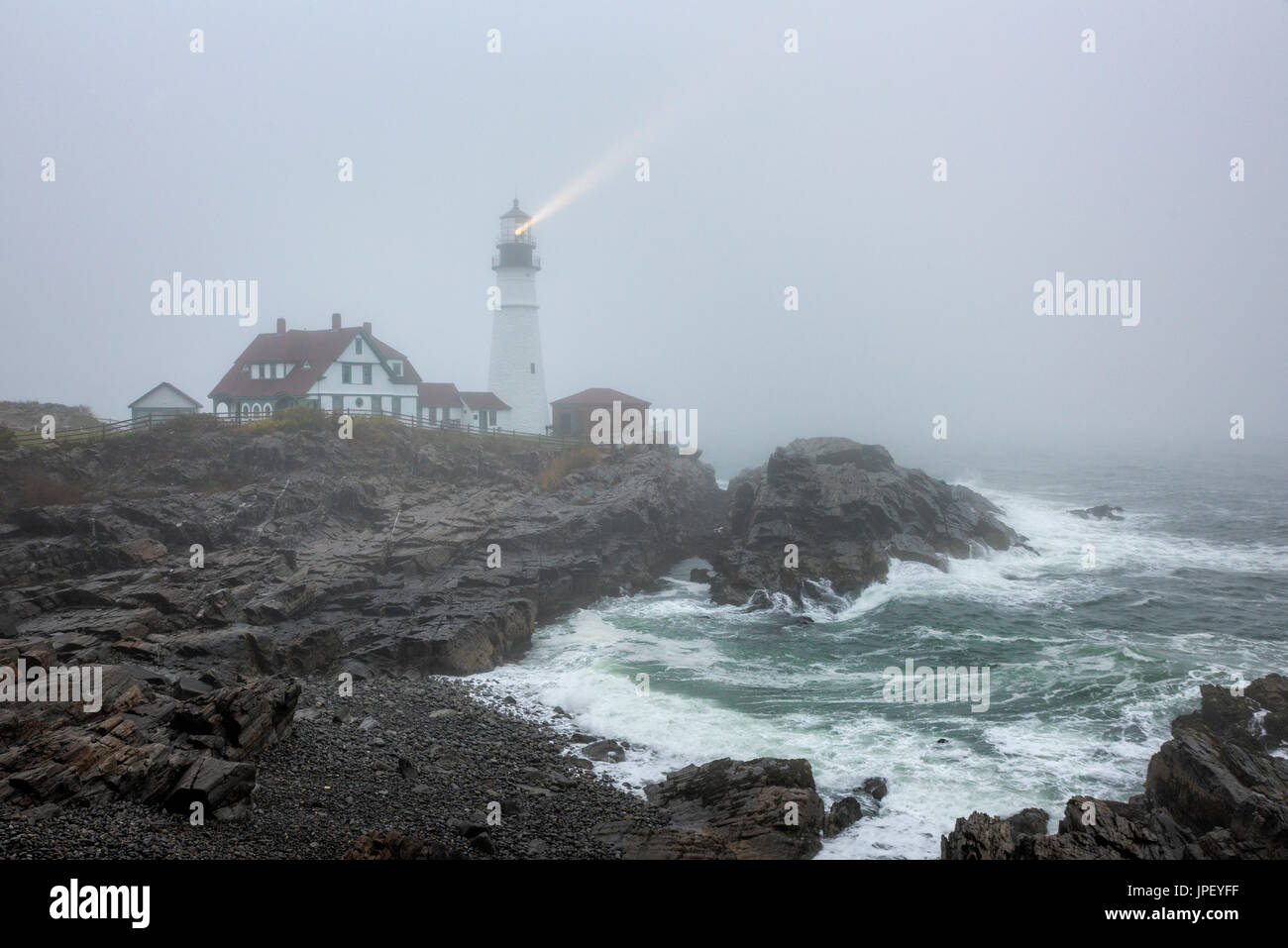 Portland Head Leuchtturm Küste Sturm, Cape Elizabeth, Maine, USA. Stockfoto