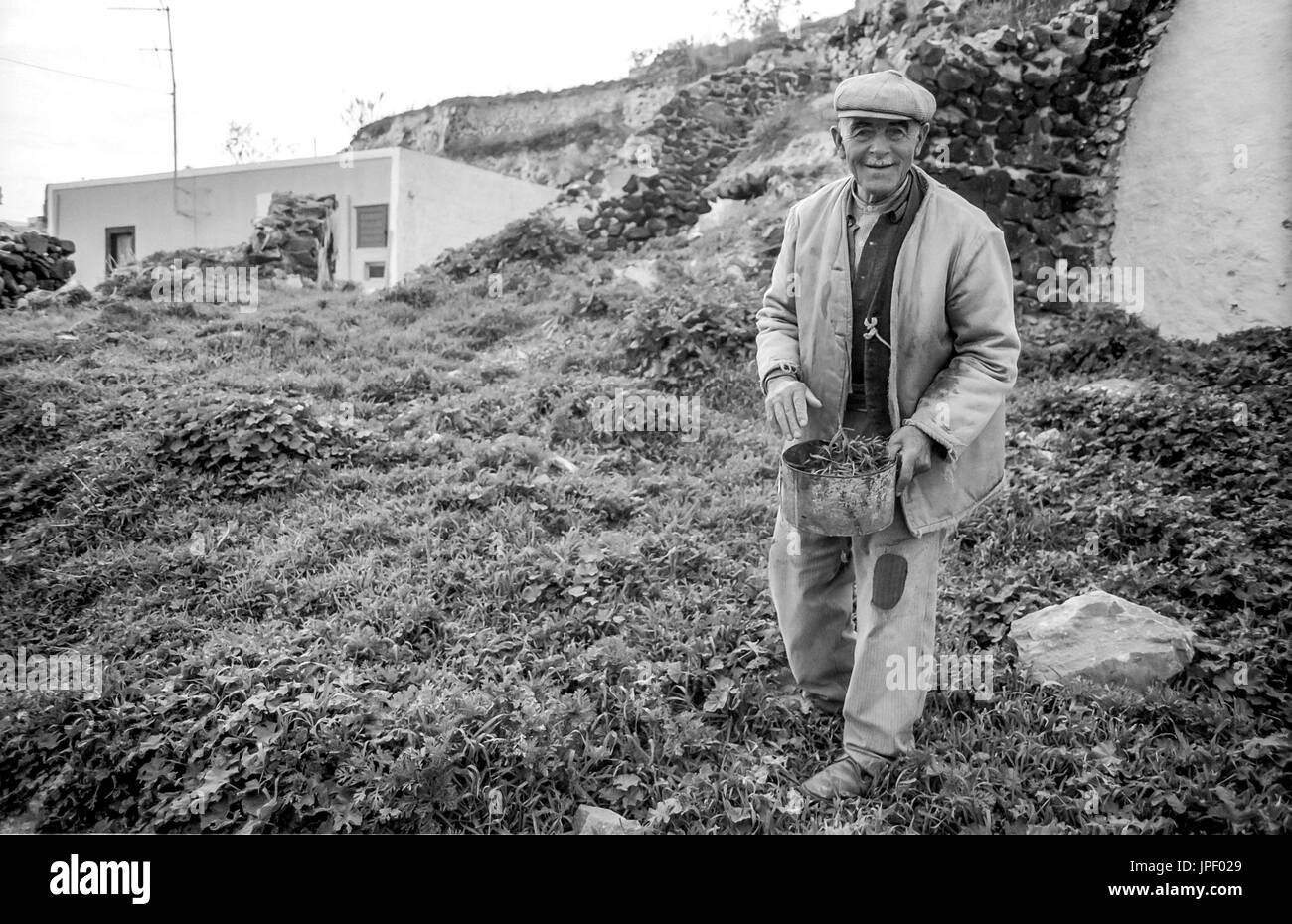 Ein Mann auf der griechischen Insel Santorin im Jahr 1986 Stockfoto