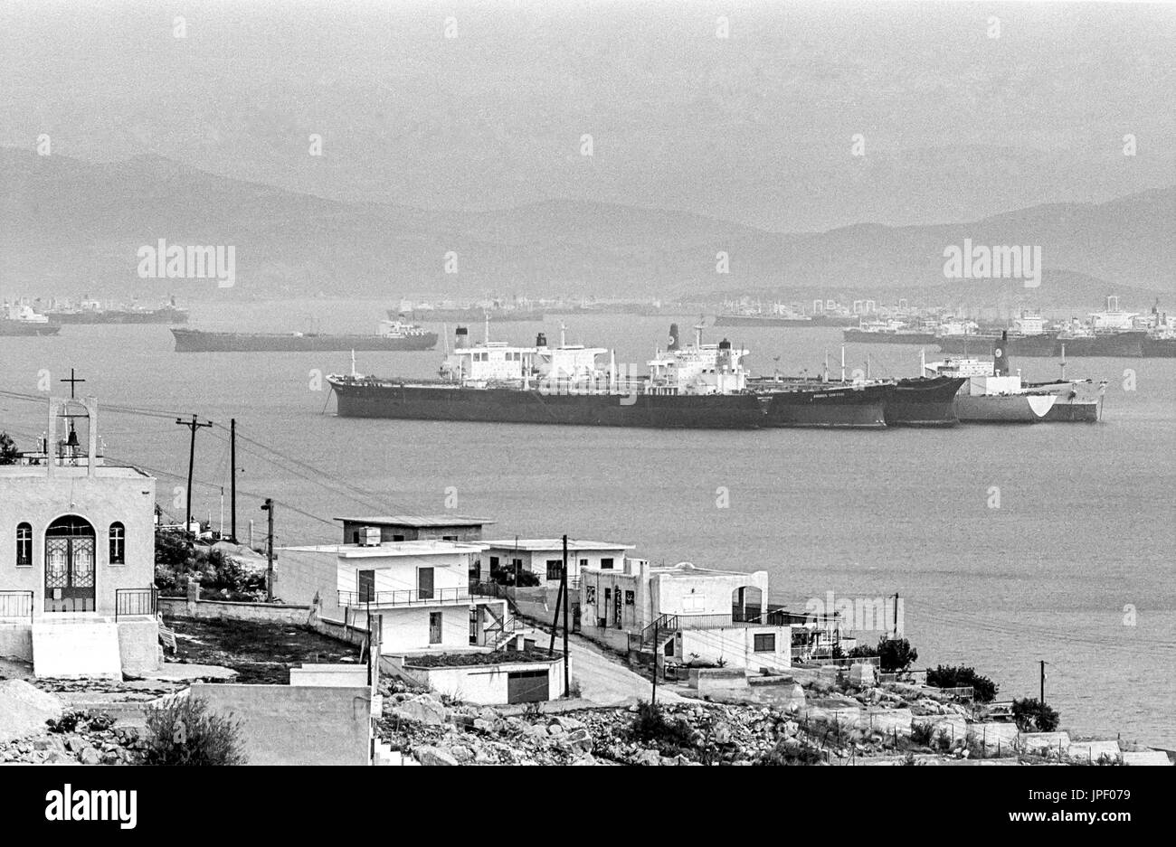 Der Hafen von Piräus in Athen im Jahr 1986 Stockfoto