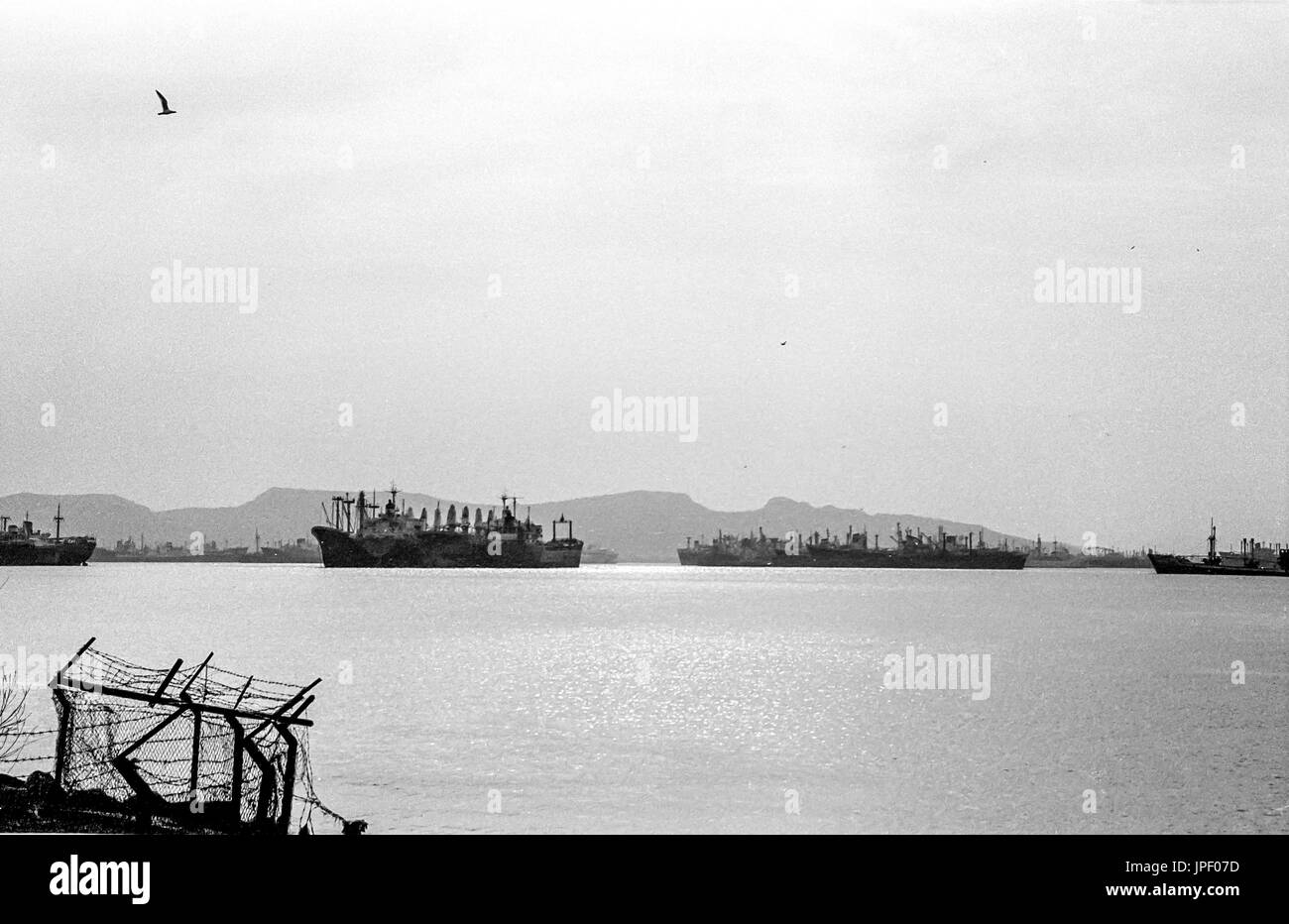 Der Hafen von Piräus in Athen im Jahr 1986 Stockfoto
