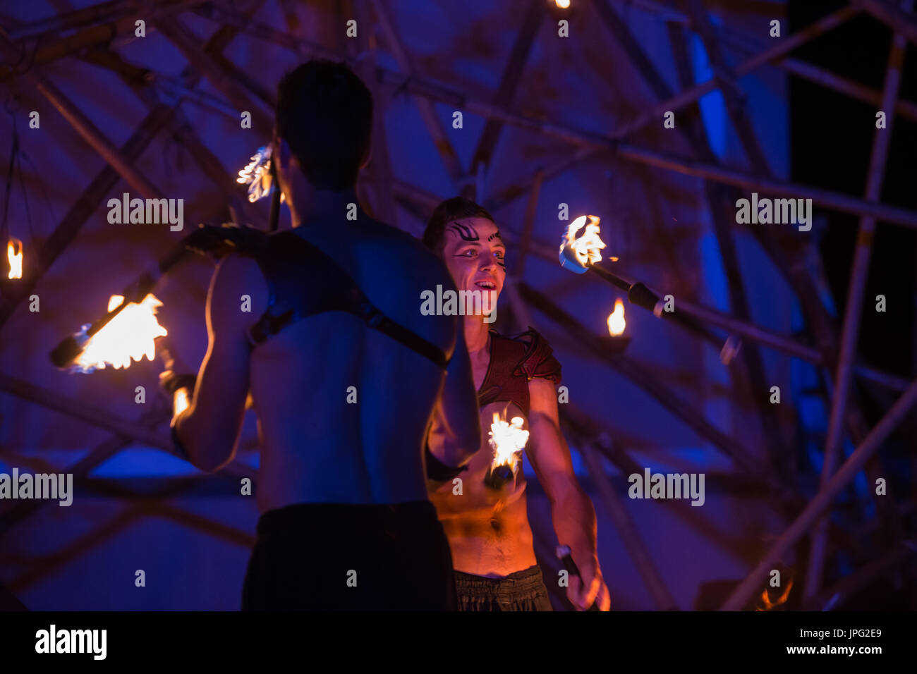 Praiano, Salerno, Italien. 1. August 2017. "Pyronix Produktion" Künstler auftreten während Luminaria di San Domenico Festival of Lights. Bildnachweis: Piero Castellano/Alamy Live-Nachrichten. Stockfoto