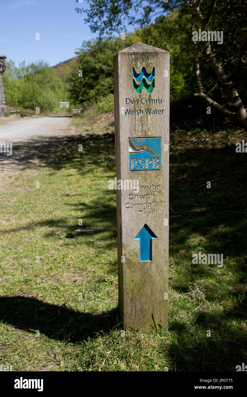 Waliser Wasser rspb waymarker llwybr cynwch carngafallt trail Elan Valley Wales Stockfoto