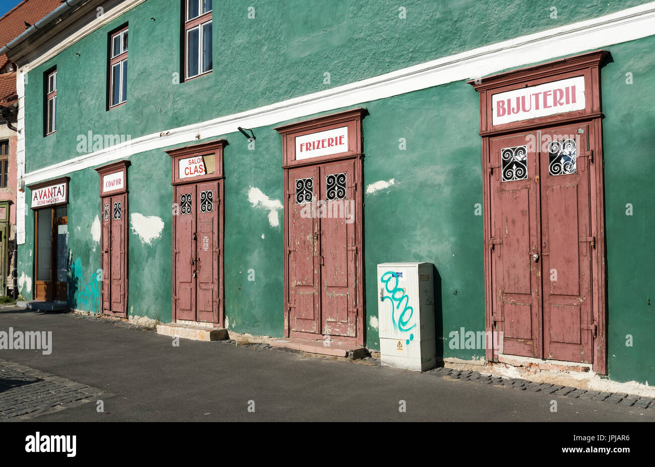 Bunte Ladenfronten, untere Stadt Sibiu, Rumänien Stockfoto