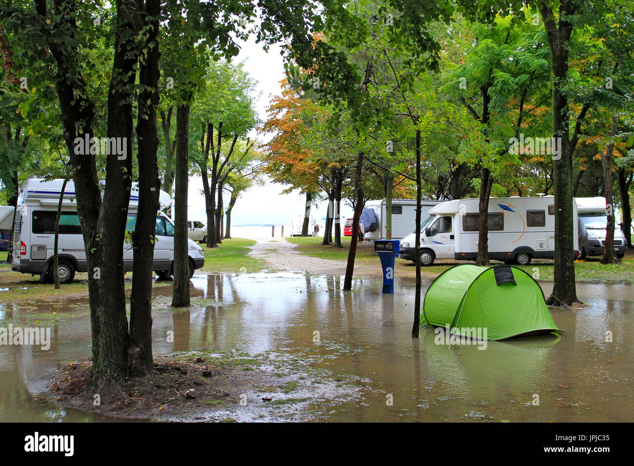 Flut, überflutete Campingplatz in der Nähe von Venedig, nach einem Gewitter, Venedig, Italien, Europa Stockfoto