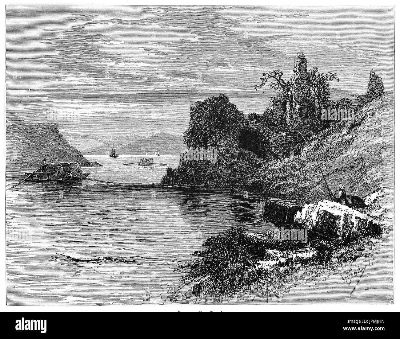 1870: Angler und eine vorübergehende Kahn in der Nähe der Ruinen von Strancally Burg, die von Raymond le Gros. Es wurde dann angeblich von den Spaniern, besetzt, die der Grundbesitzer zu einem Bankett gelockt und dann ließ sie durch eine geheime Falltür in einer überfluteten Höhle. Wenn Nachricht von der Ermordung Loch aus dem spanischen zugespielt wurden verlegt und die Burg zerstört. County Waterford, Irland Stockfoto