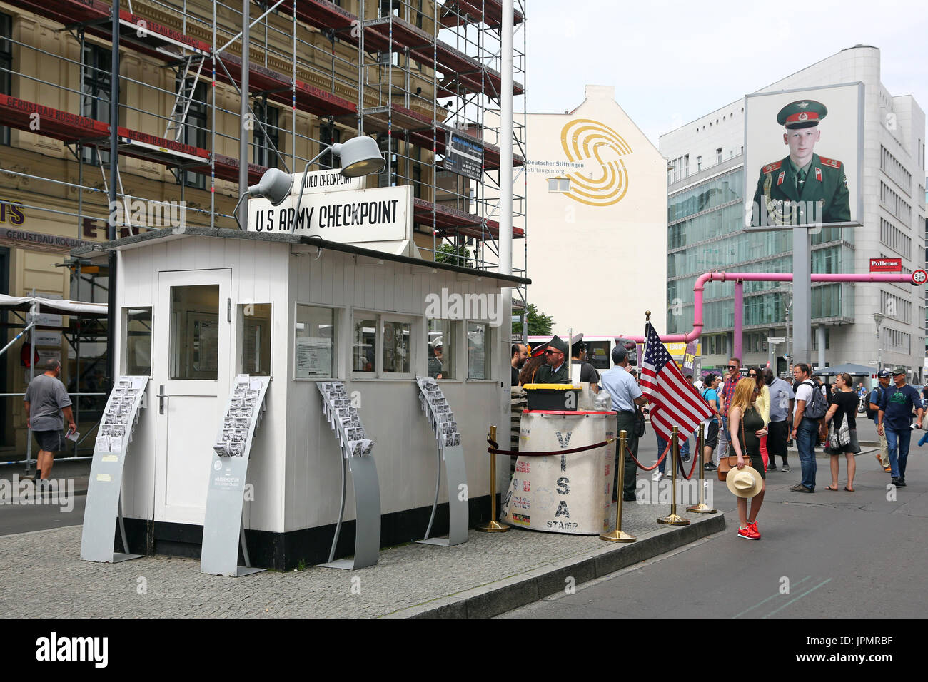 Grenzübergang Checkpoint Charlie in Berlin, Deutschland Stockfoto