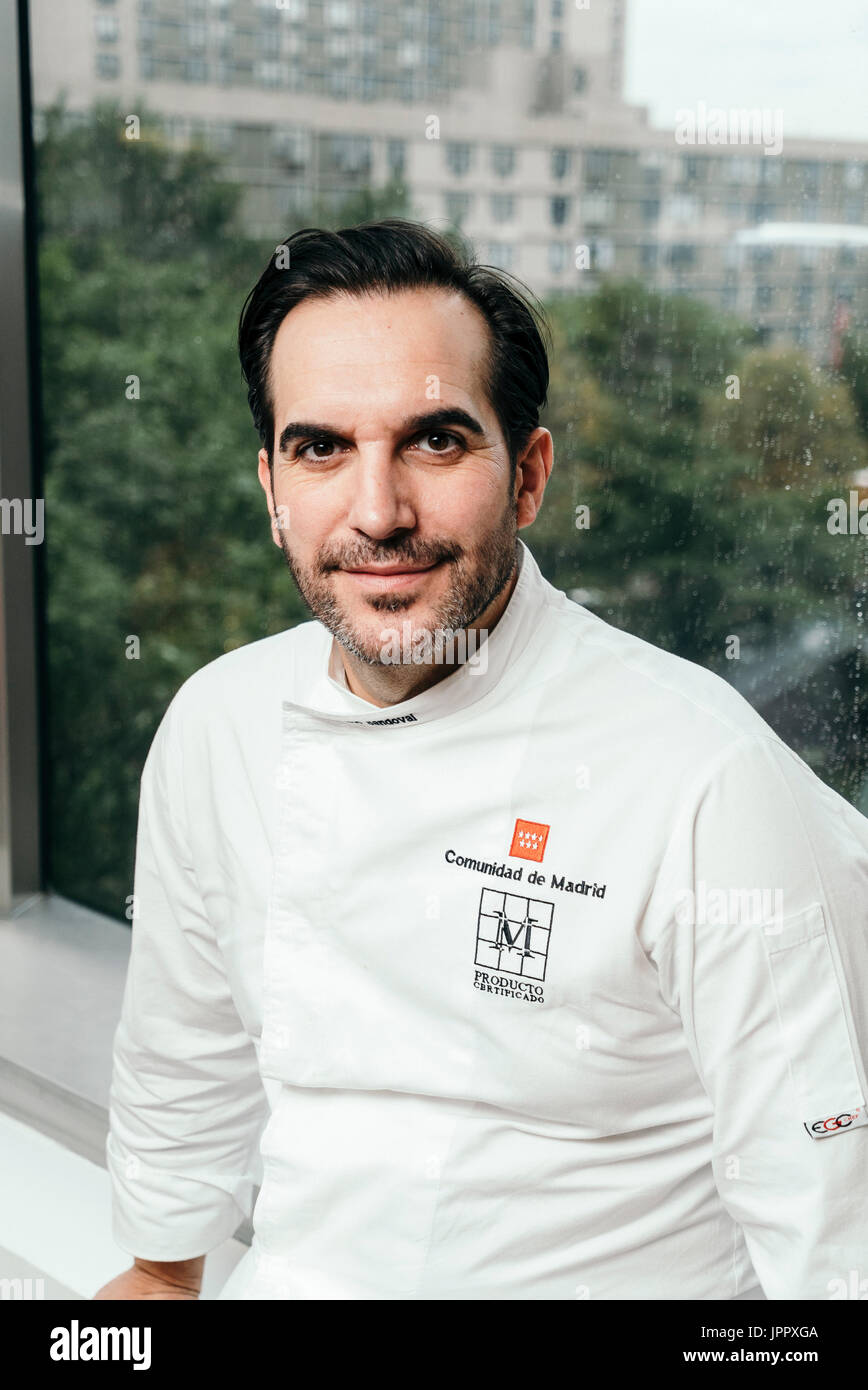 Küchenchef Mario Sandoval vom Restaurant Coque im ICE Institute Der kulinarischen Ausbildung in NYC Stockfoto