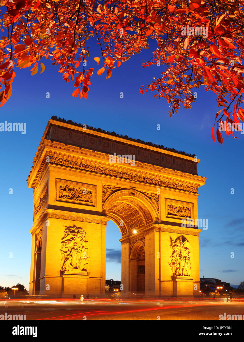 Berühmten Arc de Triomphe in Paris, Frankreich Stockfoto