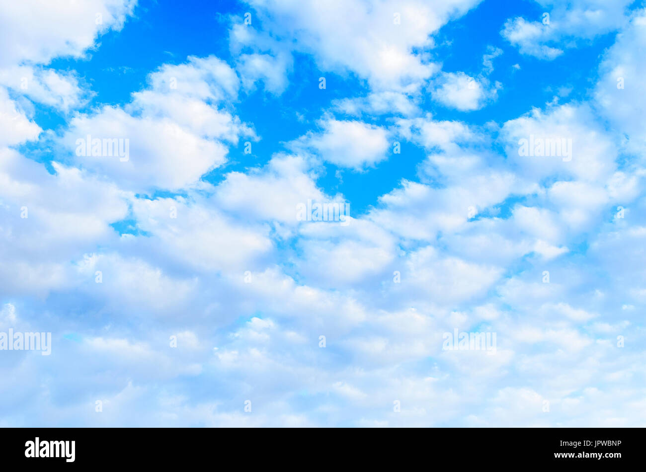 Hintergrund aus dem bewölkten Himmel. Stockfoto